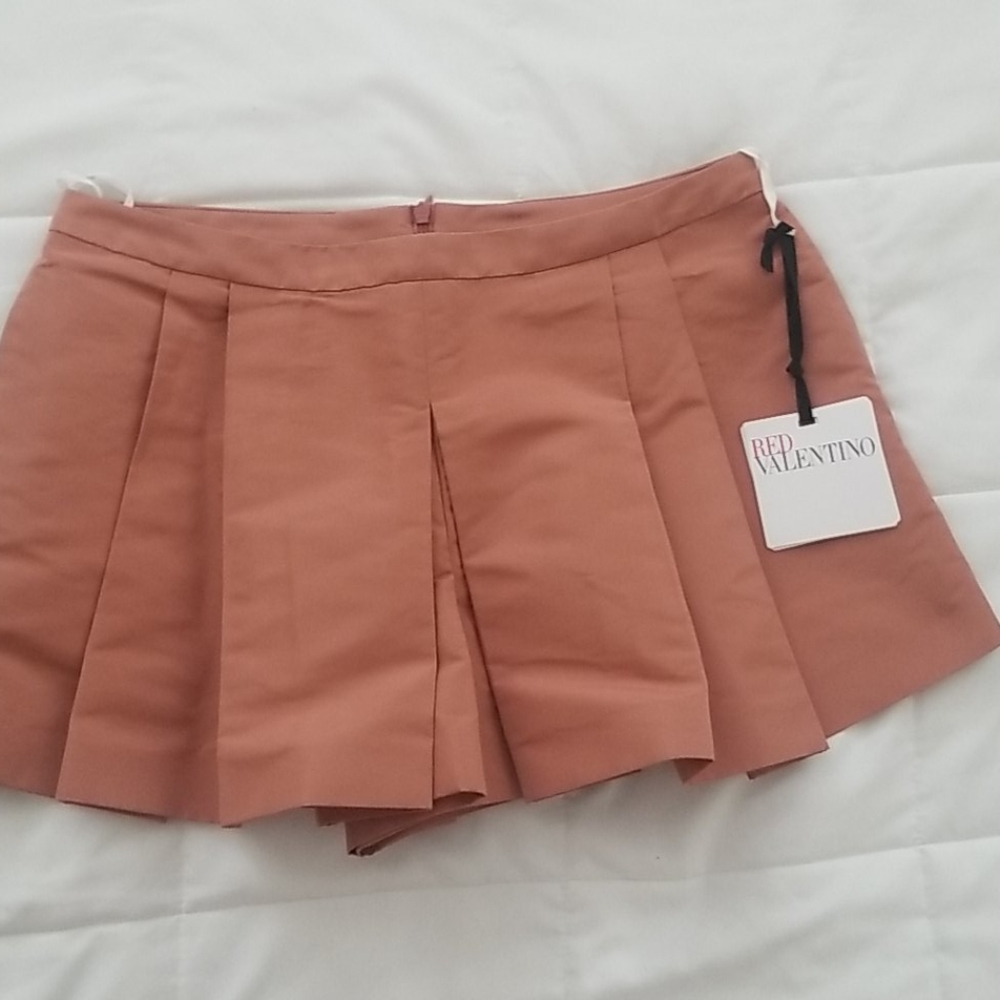 Red Valentino Skort Sz 40, new with tags, pink